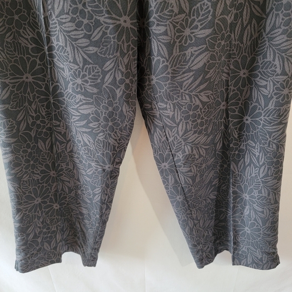VTG TOMMY BAHAMA Gray Floral 100% Silk Cropped Pant Sz 12 Textured Beachy Casual - Picture 4 of 10